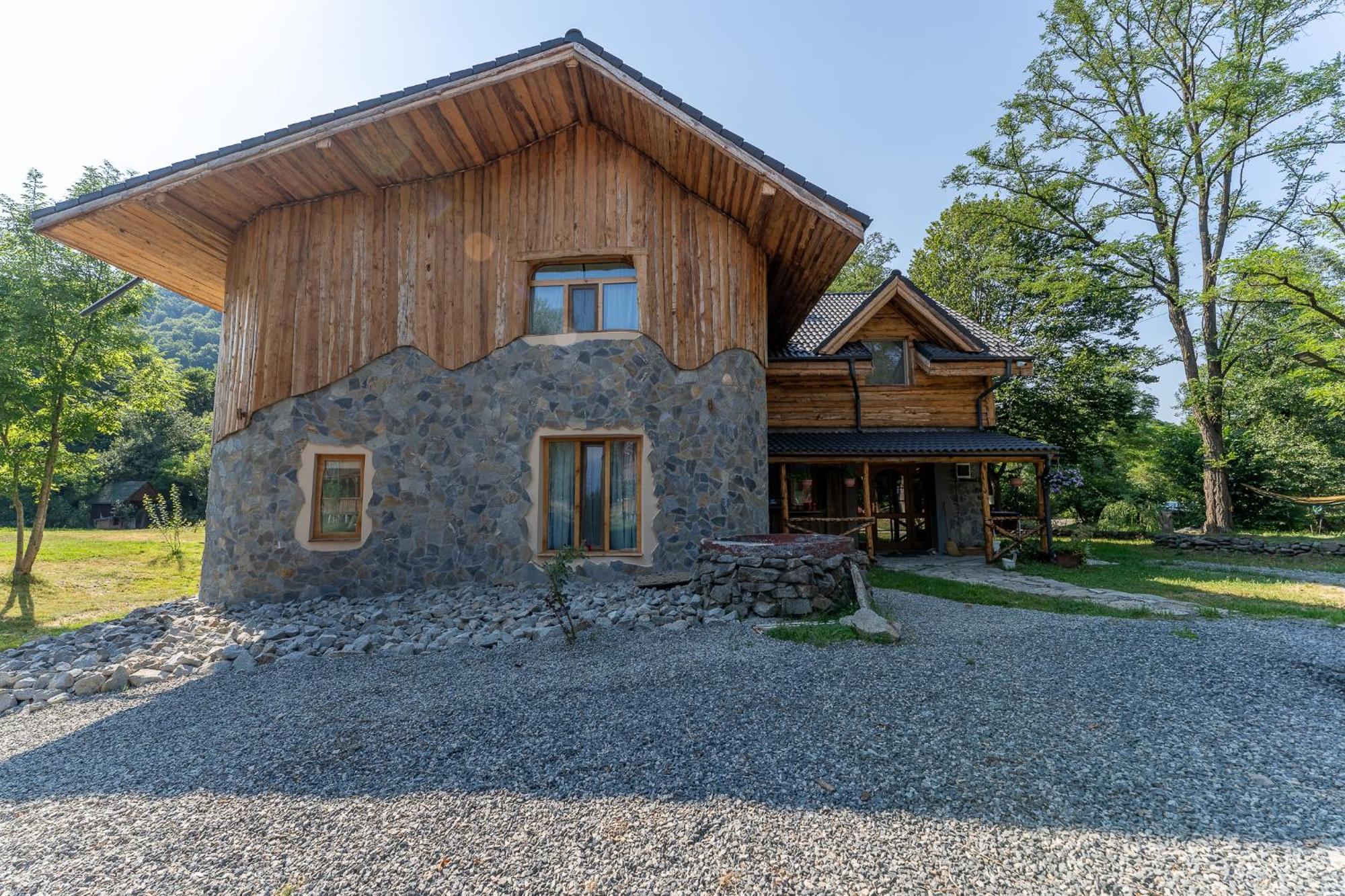 Viewtopia The Secret Land Valea Draganului Exterior photo